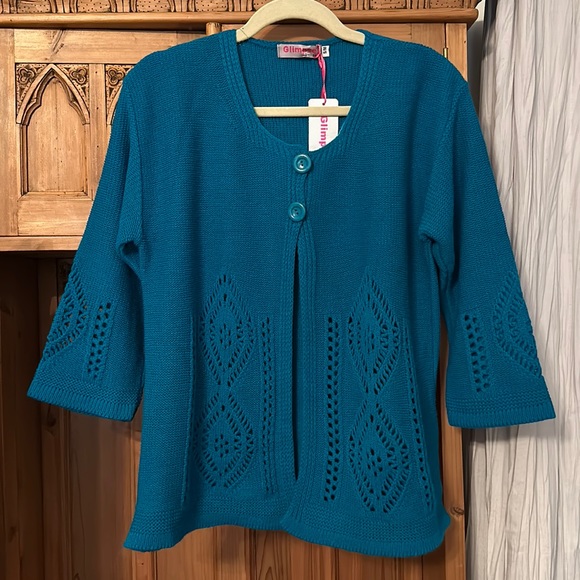 Women’s Knitted Cardigan With Beautiful Detail - Picture 1 of 10